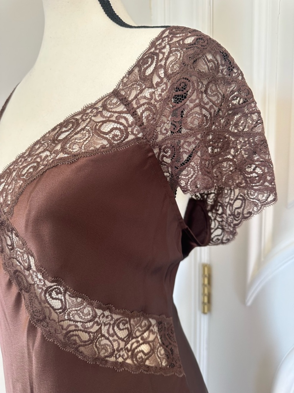 Valentino Neiman Marcus NWOT Vintage Brown Satin Lace Slip Dress & Robe (Medium) - Picture 3 of 10